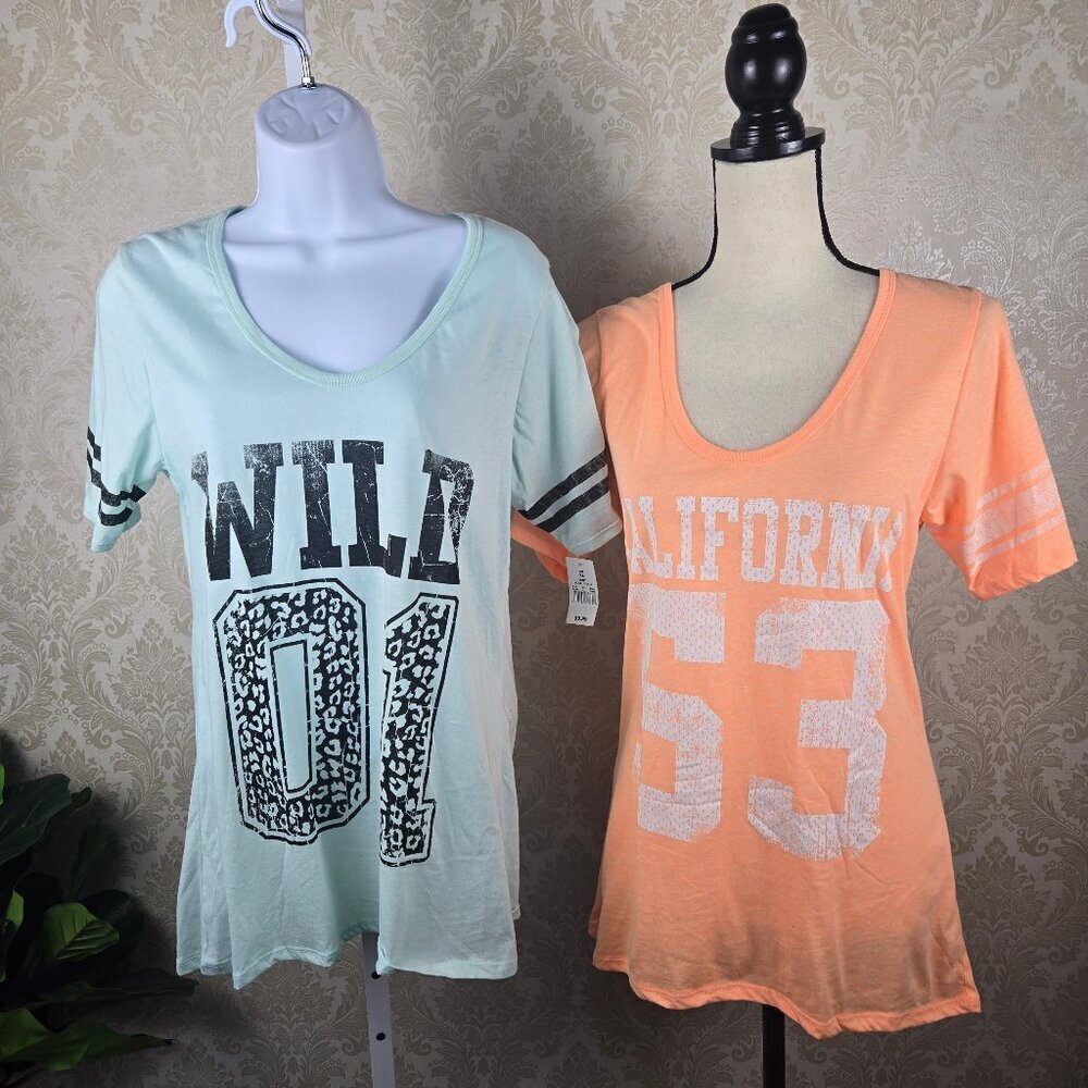 Fifth Sun Size XL Bundle of 2 T-shirts Vneck Short Sleeve Green Orange
